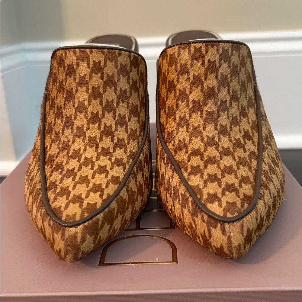 Deltan Houndstooth Mules - Picture 6 of 9